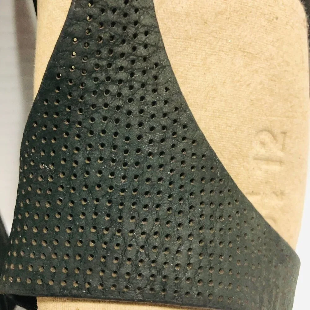 FitFlop Banda Sandals Women 6 Black‎ Leather Perforated Thong Shoe Whimsigoth